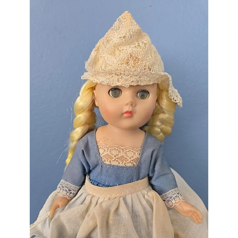 Vtg Vogue Little Dutch Girl 1965-72 Ginny Dolls‎ From Far Away Land Made In USA